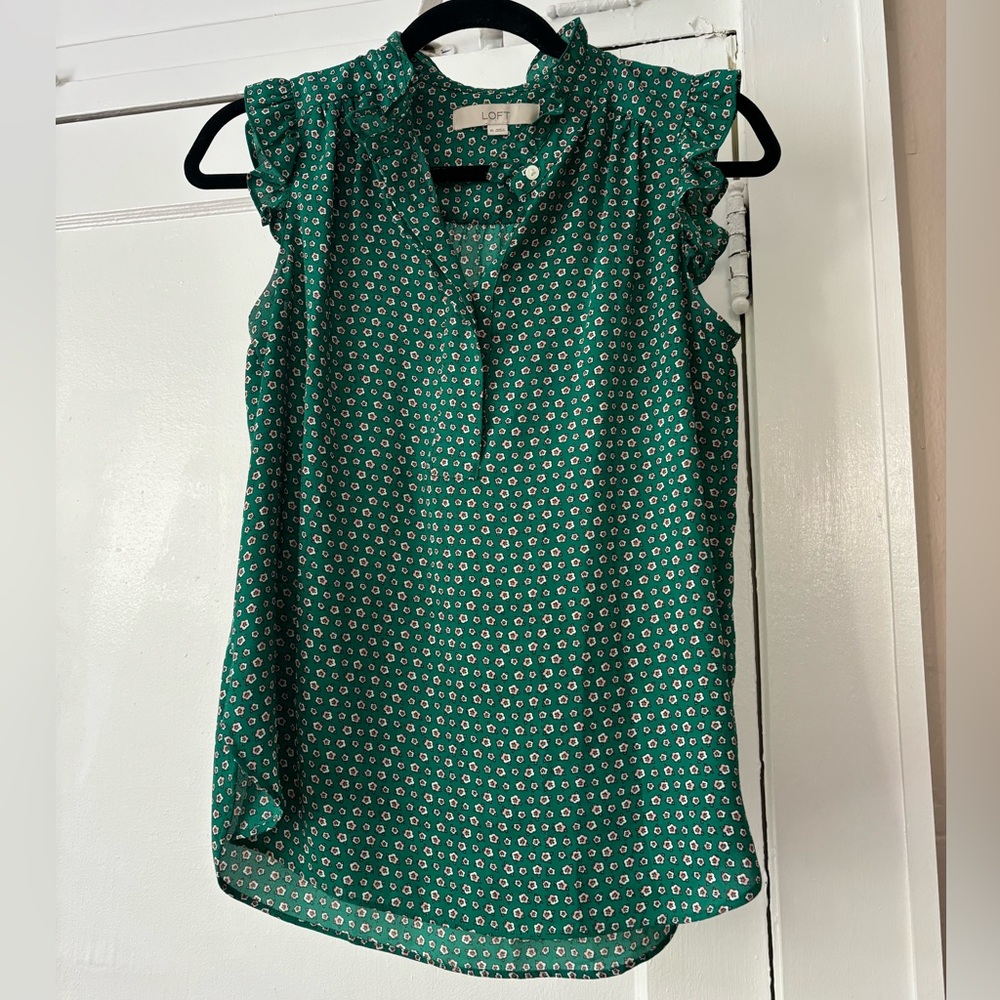 LOFT Green Flowered Flutter-sleeve Blouse (size XS)